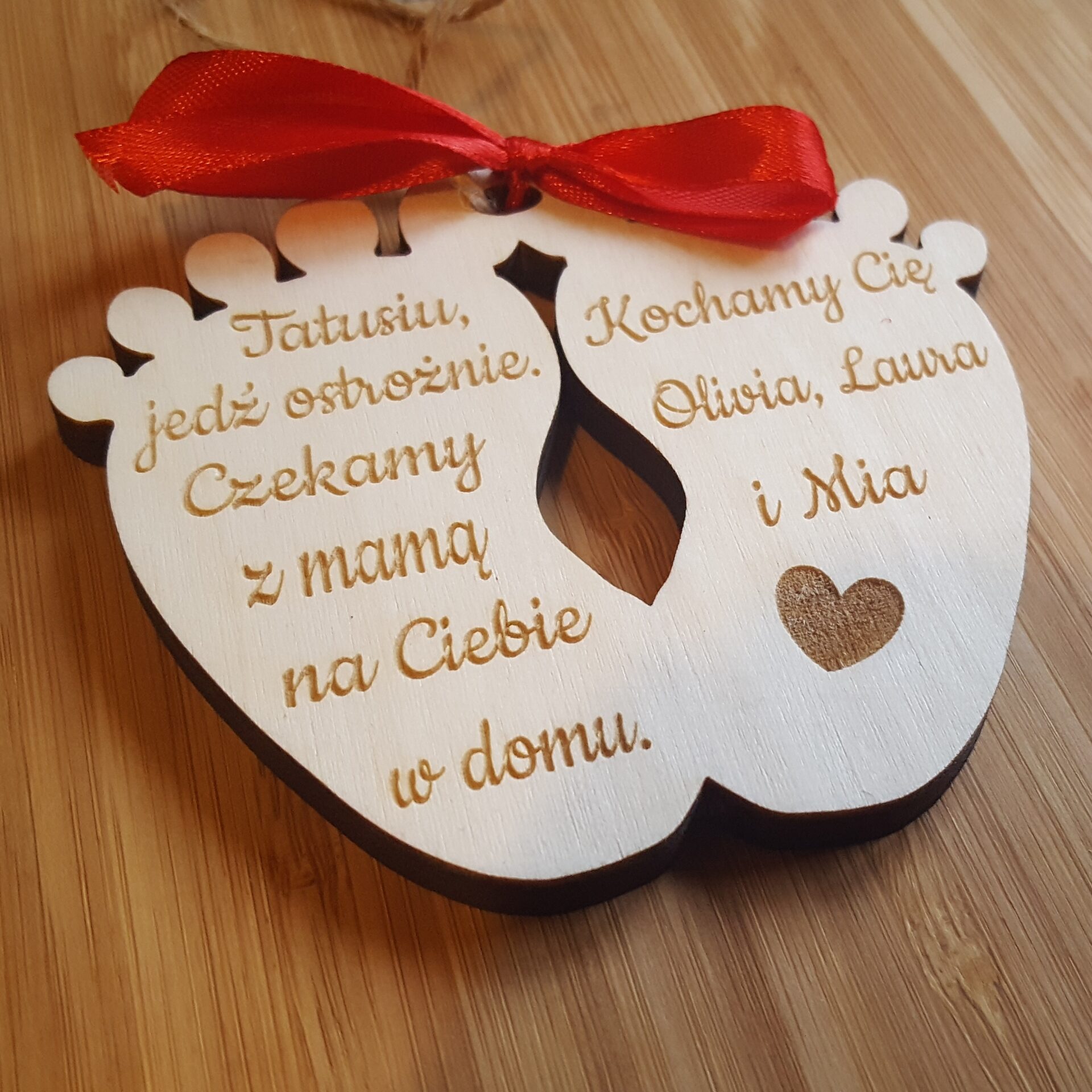 ZAWIESZKA PODWÓJNE STOPKI - DLA TATY - Tatusiu, jedź ostrożnie. Czekamy z mamą na Ciebie w domu.