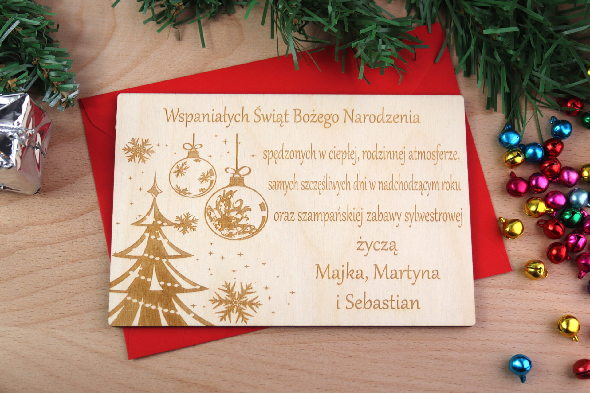 ŚWIĄTECZNA POCZTÓWKA Z GRAWEROWANYMI ŻYCZENIAMI