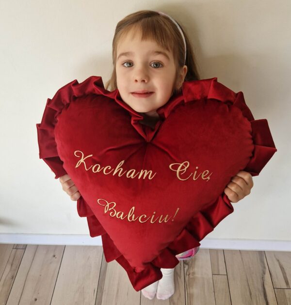 PODUSZKA SERCE Z FALBANKĄ - TWÓJ DOWOLNY NAPIS - PRODUKT Z WYSYŁKĄ TYLKO NA TERENIE POLSKI