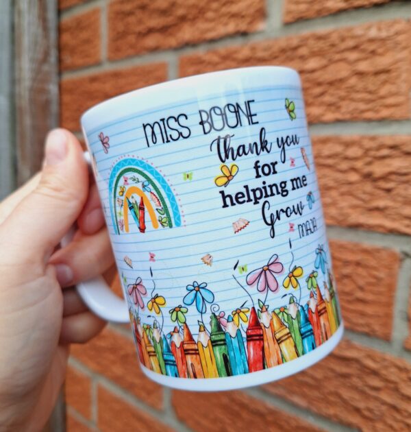 THANK YOU FOR HELPING ME GROW - KUBEK DLA NAUCZYCIELA - KREDKI, KWIATKI, PERSONALIZOWANY