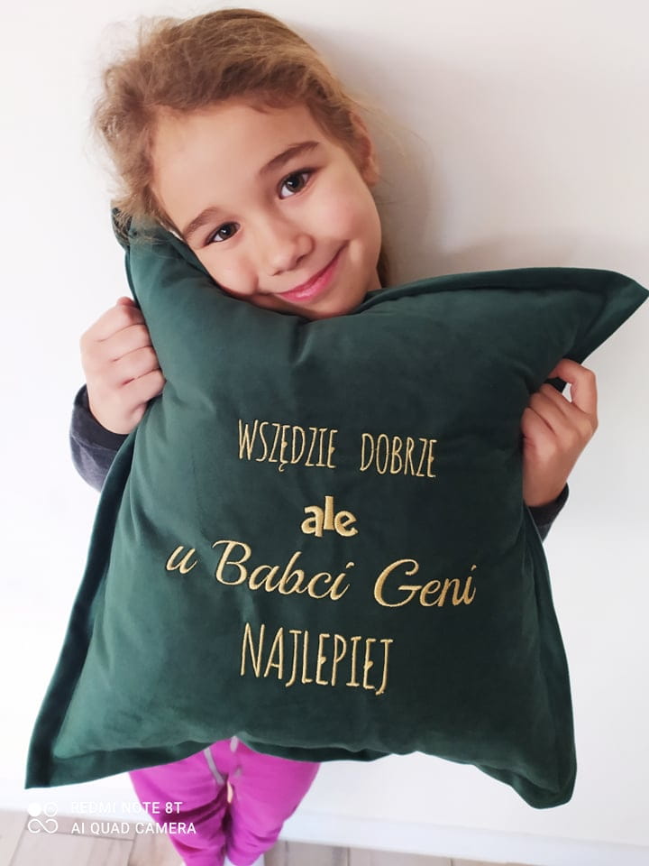 PODUSZKA NA DZIEŃ BABCI I DZIADKA - DOWOLNY HAFT - WYBÓR KOLORU - PRODUKT Z WYSYŁKĄ TYLKO NA TERENIE POLSKI